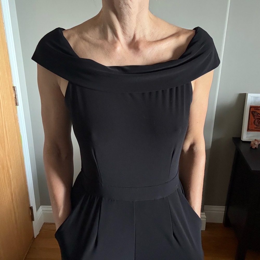 Off-Shoulder Black Wide-Leg Jumpsuit with Pockets - Picture 3 of 9